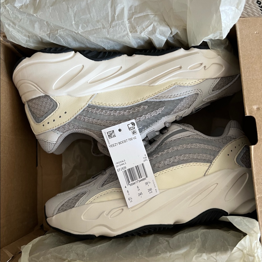 Adidas Yeezy Boost 700 ‘Static’
